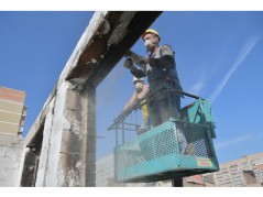 Работы по восстановлению дома по ул. Российской продолжаются