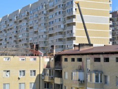 Продолжаются аварийно-восстановительные работы в доме по ул. Российской, 267/6