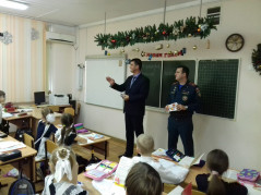 В образовательных организациях в декабре 2022 года проведены  дополнительные занятия по безопасности