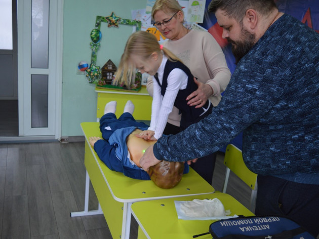 ОТКРЫТЫЙ УРОК ПО ОСНОВАМ БЕЗОПАСНОСТИ В ДЕТСКОМ ЦЕНТРЕ «КАРАНДАШ»