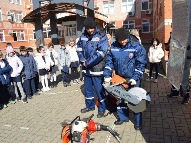 ОТКРЫТЫЙ УРОК ПО ОСНОВАМ БЕЗОПАСНОСТИ В МАОУ СОШ № 101