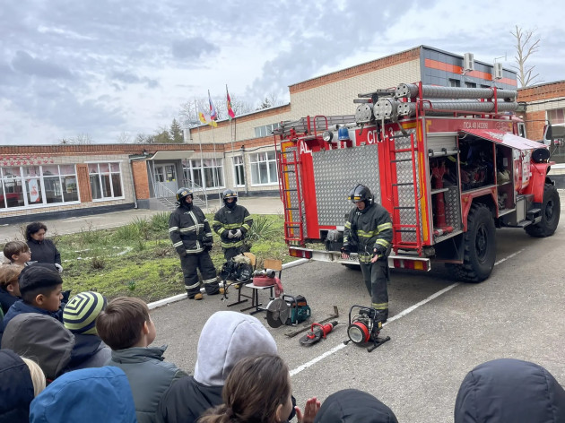 ЗА БЕЗОПАСНОСТЬ ШКОЛЬНЫХ КАНИКУЛ!